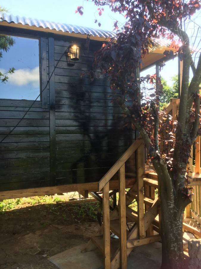 The Cherry Tree Gypsy Wagon Banbury Exterior photo